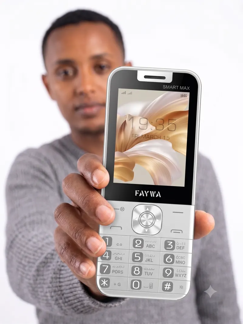 FAYWA Smart Max held by a model at Hanika Balay